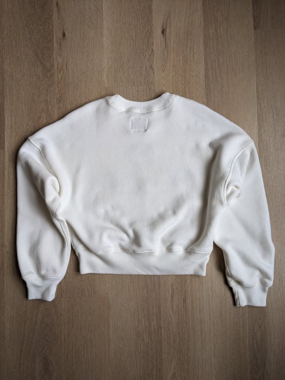 A&F White Cropped Sweatshirt with "Fleurs Hotel" Red Embroidered Vintage Crest - Picture 3 of 8